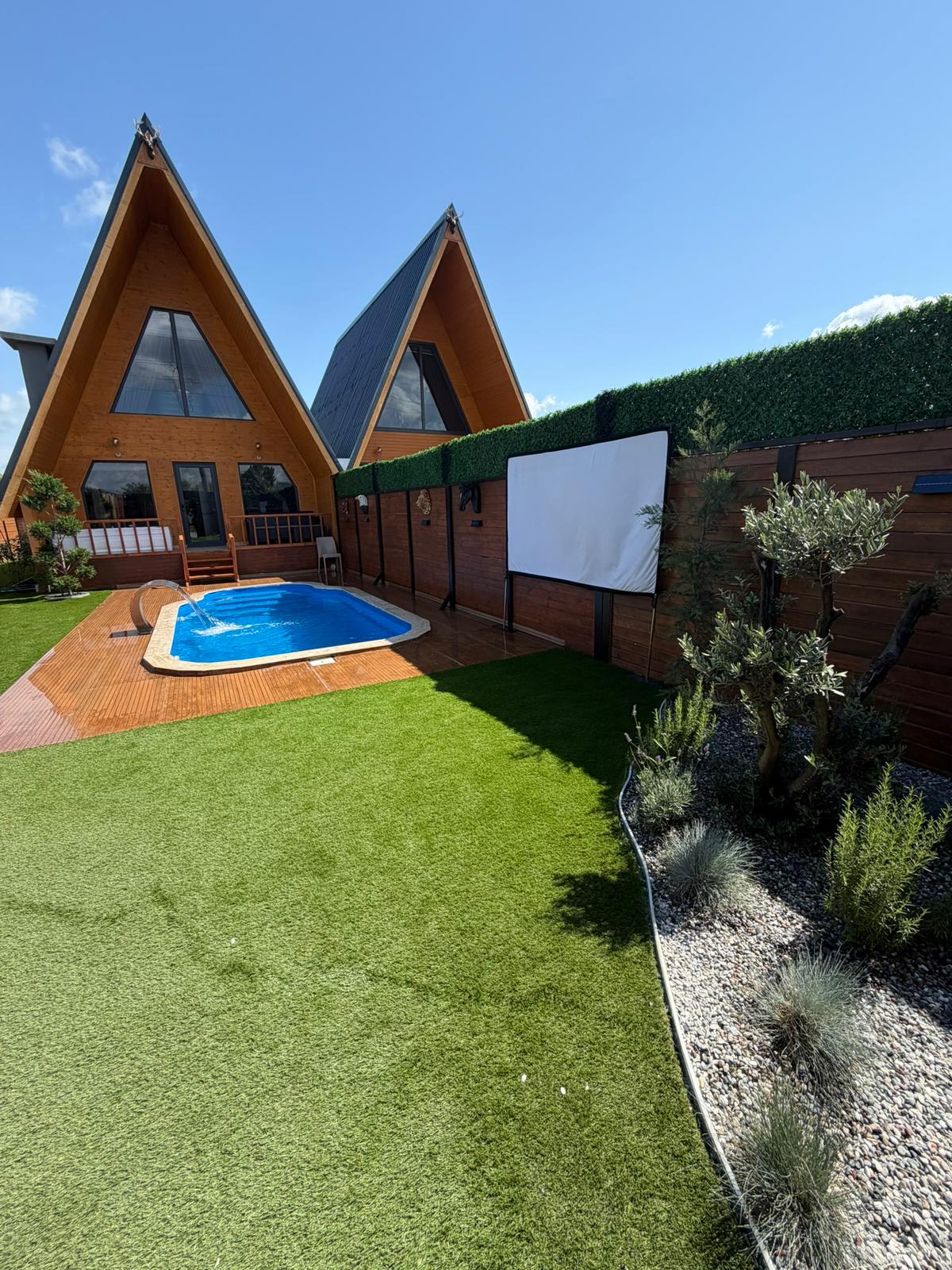 Esta Bungalov 1